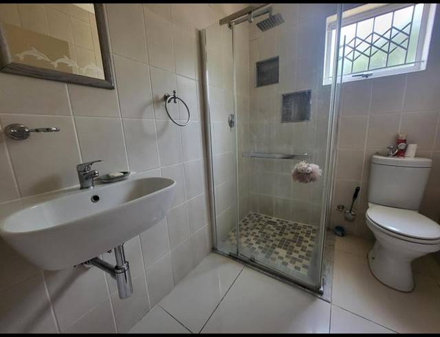 3 BEDROOM PROPERTY TO RENT IN OAKLANDS